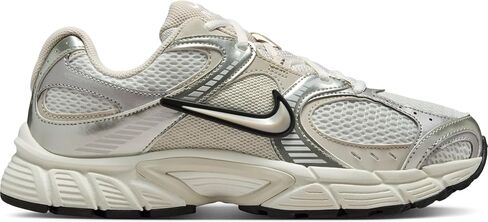 Nike Women Low-Top Sneakers Shoe in Saudi Arabia
