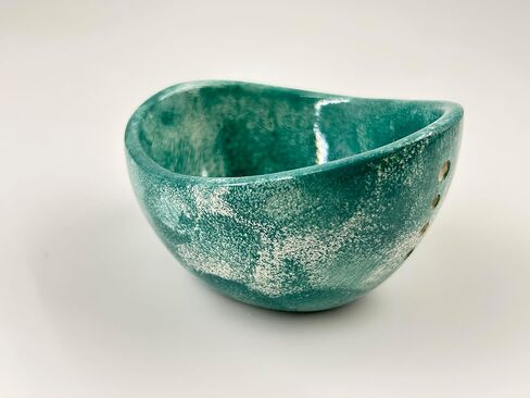 Ceramic Herb Stripper Bowl with Multi-Size Holes, Handmade Kitchen Tool, White (White) in Saudi Arabia