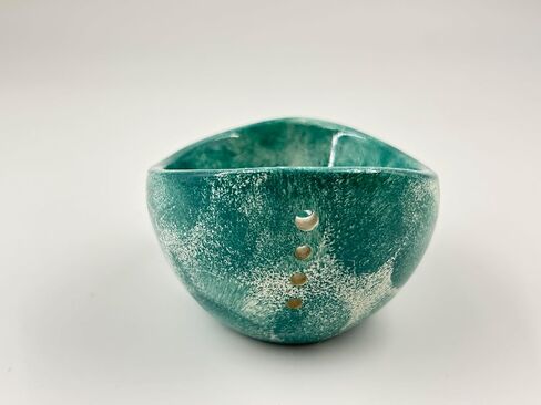 Ceramic Herb Stripper Bowl with Multi-Size Holes, Handmade Kitchen Tool, White (White) in Saudi Arabia