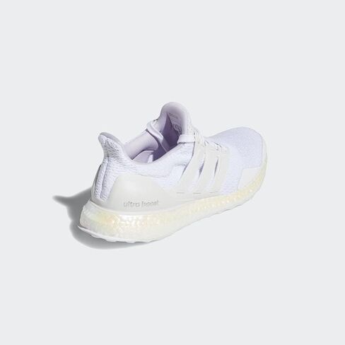 adidas Ultraboost White/White 9 B (M) in Saudi Arabia