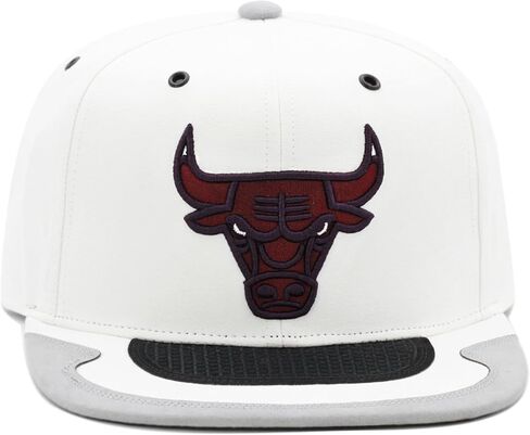 Mitchell & Ness Chicago Bulls NBA Day 4 Snapback Hat Cap - White/Silver in Saudi Arabia