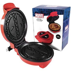 Uncanny Brands Marvel Deadpool صانعة الوافل - ميرك بفم على الفطائر - حديد الوافل in Saudi Arabia