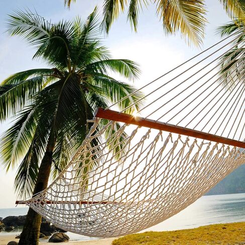 Castaway Living أرجوحة من الحبال القطنية التقليدية المزدوجة بطول 13 قدمًا مع سلاسل تمديد مجانية وخطافات شجرة، مصممة في الولايات المتحدة الأمريكية، وتتسع لشخصين بسعة وزن 450 رطلاً. in Saudi Arabia