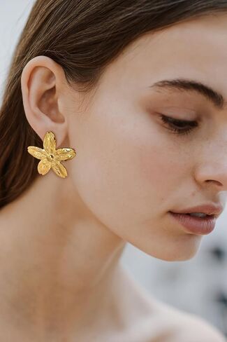 أقراط زهرة ذهبية للنساء - أقراط مسمار الفولاذ المقاوم للصدأ - هدية أنيقة عصرية لزوجتها صديقها المناسب لعيد عيد ميلاد عيد الأم عيد الحب in Kuwait