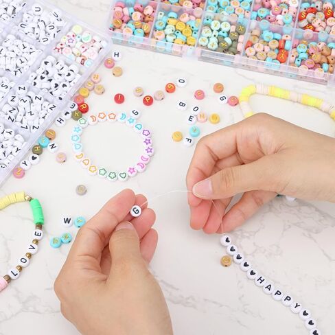 QUEFE 2940pcs Gold Letter Beads for Bracelets, 78 Styles Alphabet Beads with Colorful Heart Beads for Bracelets and Jewelry Making (4x7mm, White & Colorful & Gold) in Saudi Arabia