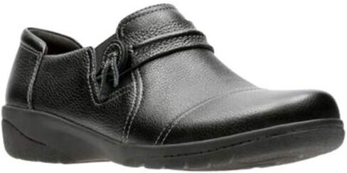 حذاء ChNG-Madi سهل الارتداء من Clarks in Saudi Arabia