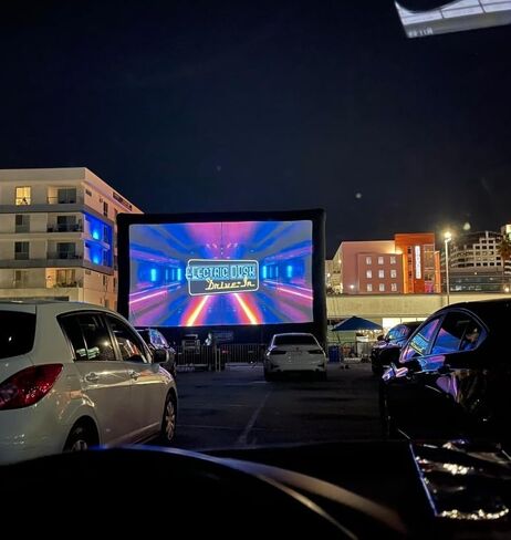 Inflatable Projector Screen, 16FT Blow Up Movie Screen Outdoor Projector, Easy Set Up One-piece Design Front & Rear Projection with Air Blower for Outside Backyard Family Movie Night Pool Party in Kuwait