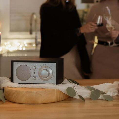 Tivoli Audio model One Am/ fm Table Radio, Classic/ Walnut, 2.4 Lb in Kuwait