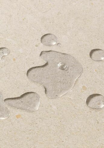 مزيل مكياج العيون اللطيف بالبابونج من ذا بودي شوب - يزيل المكياج والشوائب بلطف - نباتي - 8.4 أونصة in Kuwait