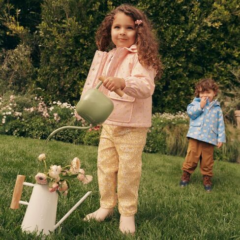 Amazon Essentials x Sofia Grainge Toddlers and Baby Girls' Water-Repellent Rain Jacket in Saudi Arabia