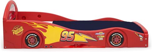 دلتا أطفال ديزني بيكسار سيارات Lightning McQueen Race Car Toddler Bed Sweet Sway in Kuwait