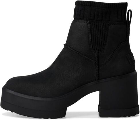 Ugg Women's Moxy Chelsea Fashion Boot in Kuwait