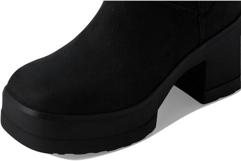 Ugg Women's Moxy Chelsea Fashion Boot in Kuwait