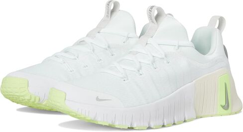 Nike Women's Free Metcon 6 Sneaker in Saudi Arabia