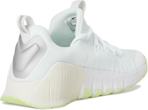 Nike Women's Free Metcon 6 Sneaker in Saudi Arabia