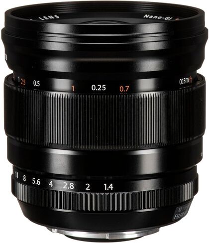 حزمة عدسة Fujifilm XF 16mm F/1.4 R WR مع بطاقة ذاكرة 32 جيجابايت + 67 مم محترفة 3 قطعة مرشح + حارس غطاء العدسة + المزيد in Saudi Arabia