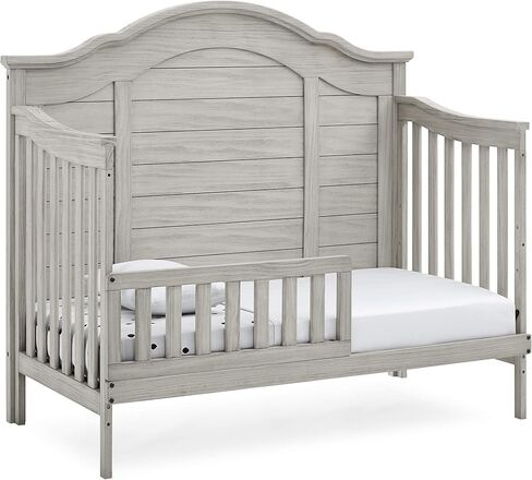 أطفال Delta Simmons Kids Asher 6-in-1 قابلة للتحويل مع السكك الحديدية الصغيرة ، Rustic Gray in Kuwait