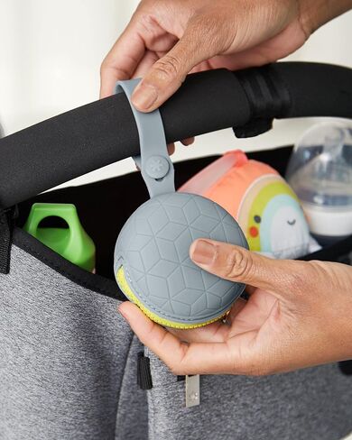 Skip Hop Baby Silicone Holder Case مع فتح وحزام سهل الوصول ، يناسب 2 ملعقة ، الشوفان in Saudi Arabia