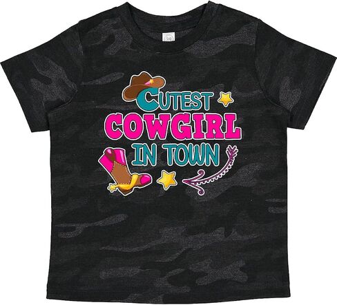 حبر كوريستاس كاتيب في المدينة مع قبعة رعاة البقر وأحذية Toddler T-Shirt in Kuwait