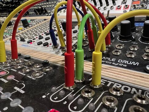 Starving Students Music Supplies Luigis Modular Supply Spaghetti Eurorack Patch Cables - Package of 5 White Cables, 24 (60 cm) in Kuwait