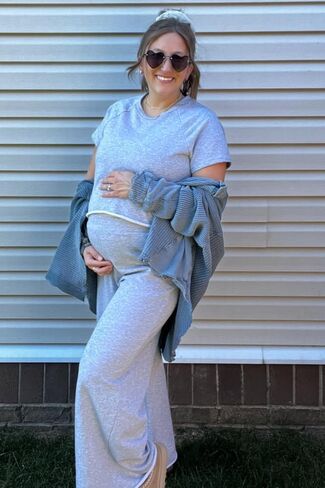 Pinkblush Heather Basic Tee ومجموعة أمومة بانت عريضة الساق in Saudi Arabia