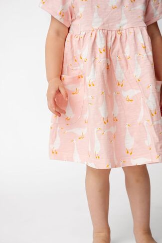فستان تي شيرت لؤلؤة النحاس: فستان صيفي صغير مع جيوب عميقة و hemline متموج ، أحجام من 0-3M إلى 5T ، نسيج متماسكة متميز in Saudi Arabia