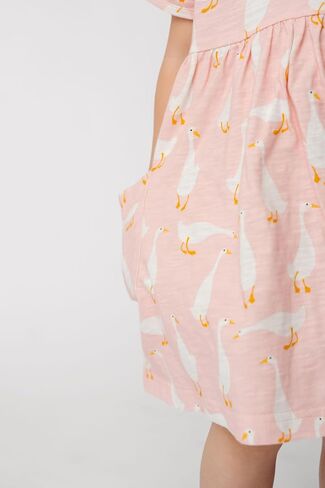 فستان تي شيرت لؤلؤة النحاس: فستان صيفي صغير مع جيوب عميقة و hemline متموج ، أحجام من 0-3M إلى 5T ، نسيج متماسكة متميز in Saudi Arabia