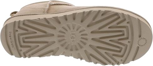حذاء UGG النسائي الكلاسيكي فائق الحجم in Saudi Arabia