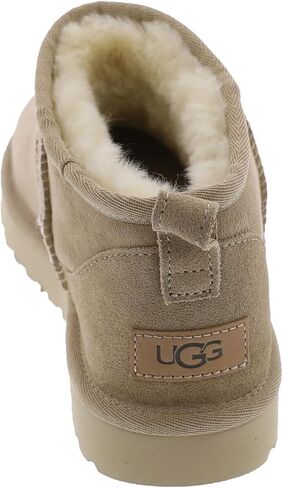 حذاء UGG النسائي الكلاسيكي فائق الحجم in Saudi Arabia