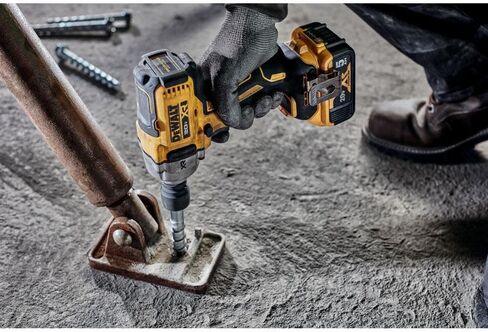 DeWalt 20V Max Impact Wrench ، اللاسلكي ، 1/2 بوصة ، بطاريتين وشاحن مشمولة (DCF891P2) in Saudi Arabia