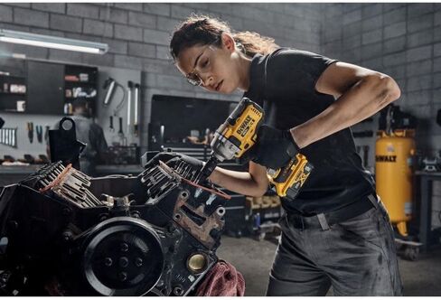 DeWalt 20V Max Impact Wrench ، اللاسلكي ، 1/2 بوصة ، بطاريتين وشاحن مشمولة (DCF891P2) in Saudi Arabia