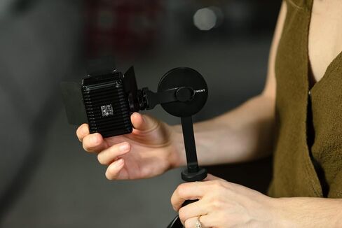 Moment Tripod Mount for Magsafe - Secure Phone Mount لأرواح ثلاثية الأرواح ، يعمل مع iPhone & Android (حذاء البارد) in Kuwait