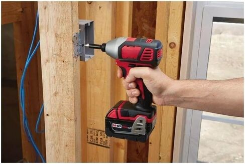 2656-20 لـ Milwaukee 1/4 "M18 Cordless Battery Hex Hex طول سائق 5.5 في الارتفاع 9.2 في العرض 2.4 في in Saudi Arabia