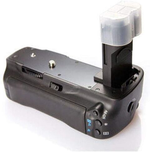 Used Canon BG-E6 Battery Grip for EOS 5D (A Little wear) in Saudi Arabia