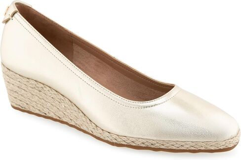 Aerosoles Pump Pump Roma Wedge in Kuwait