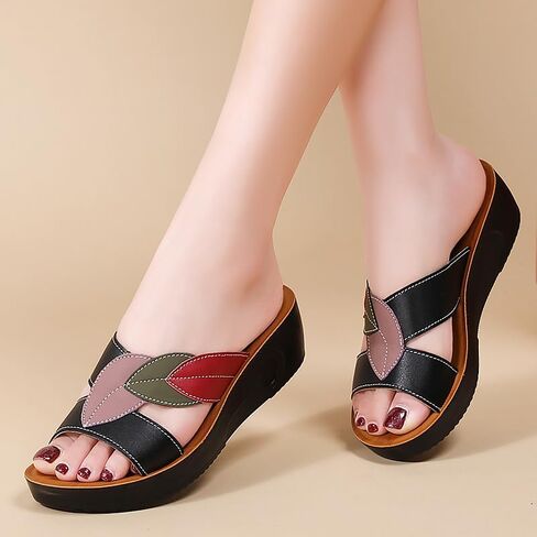 Womens Wedge Sandal - لون كتلة ورقة نمط مفتوح إصبع القدم مريح فو فو الصيف النعال غير الرسمي in Kuwait