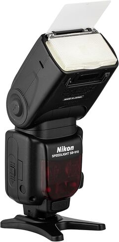 Nikon SB-910 Speedlight Flash | فلاش عالي الطاقة على الكاميرا DSLRS (4809) + AA بطاريات قابلة لإعادة الشحن + فلاش براكيت + طقم التنظيف in Saudi Arabia