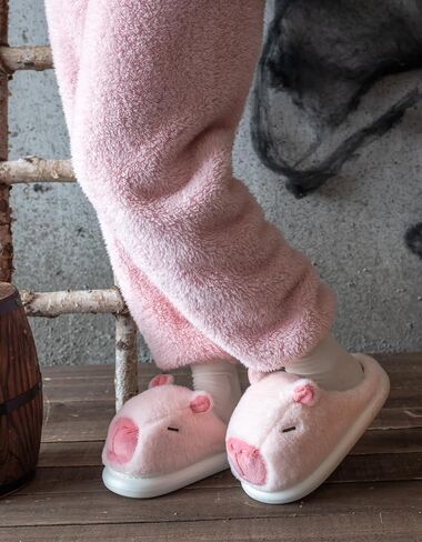 Capybara Slippers for Women Men,Cute Fluffy Animal Slippers,Warm Winter Wear Home Cozy Furry Soft Indoor Kawaii Shoes in Kuwait