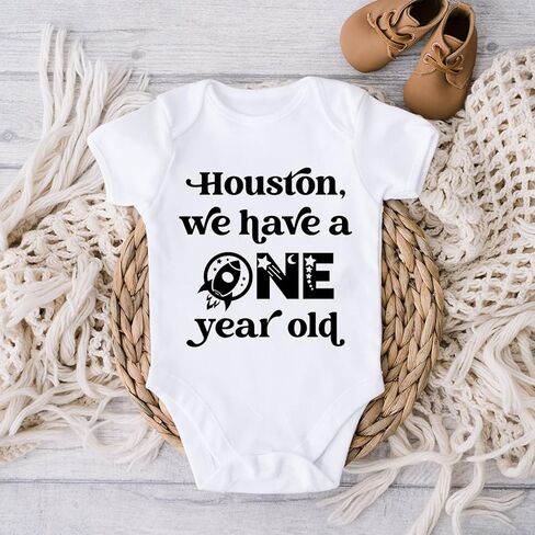 هيوستن لدينا قميص عمره سنة واحدة ، أول رحلة حول ساحة الشمس موضوع الطفل الأول عيد ميلاد مطابقة للقمصان العائلية in Kuwait