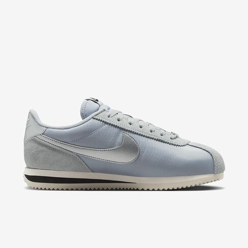 أحذية Nike Cortez للسيدات (DZ2795-002 ، خفاف خفيفة/خفيفة من الفضة البني/الأسود/الأسود/المعدني) in Saudi Arabia