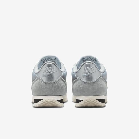 أحذية Nike Cortez للسيدات (DZ2795-002 ، خفاف خفيفة/خفيفة من الفضة البني/الأسود/الأسود/المعدني) in Saudi Arabia