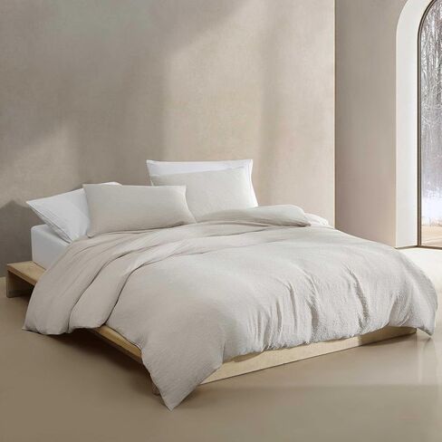 Calvin Klein - مجموعة غطاء لحاف الملكة ، الفراش الناعم الفائق مع شامز مطابقة ، ديكور المنزلي القابل للانعكاس ، معتمد من Oeko -Tex (Seersucker Beige ، Queen) in Saudi Arabia