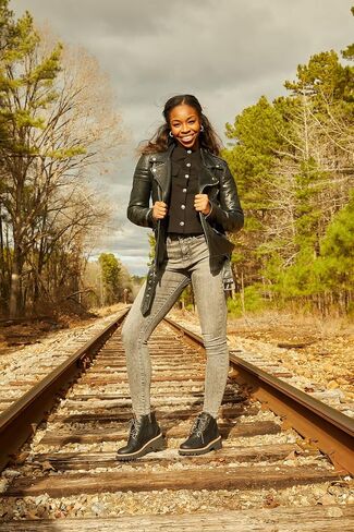 أحذية Corkys Footswear Womens Trail Ride ، مثالية للمشي لمسافات طويلة مع النعال المريحة والموتدة ، وكعب 2 بوصة ، ونعل خارجي العروة ، وتصميم الدانتيل مع الثقوب المعدنية القوية in Saudi Arabia