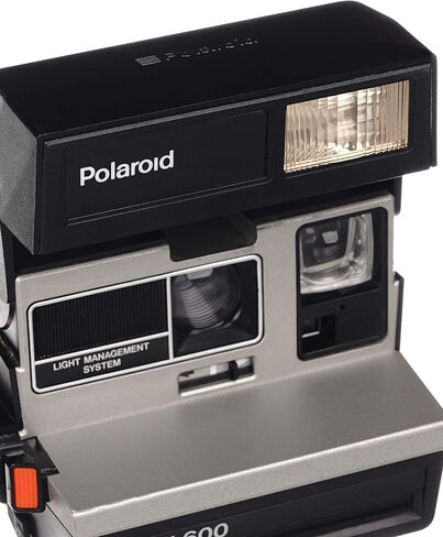 Polaroid Spirit 600 Vintage Camera الفوري - الجبهة الفضية/الرمادية - تم تجديدها ومستعدة الفيلم in Saudi Arabia