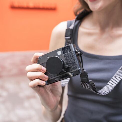 Metal Square X Half Lens Had Hood Sun مع غطاء عدسة لفوجي Fujifilm X Half Xhalf Digital Camera ، واقي غطاء محرك غطاء واقية ، ومسطح ضريح كتلة تقليل التوهج - رمادي داكن in Saudi Arabia