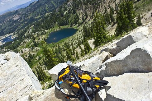 TETON Sports Hiker 3700 Ultralight Internal Frame High-Performance Backpack for Hiking, Camping, Travel, and Outdoor Activities; 60L, Navy in Kuwait