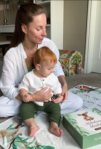 Baby Milestone Blanket Woodland, Soft Flannel, Gender Neutral, 40"x50", Includes 2 Custom Shaped Markers, White Ribbon and Decorative Box, Giftable for Newborns, For Boys and Girls in Saudi Arabia