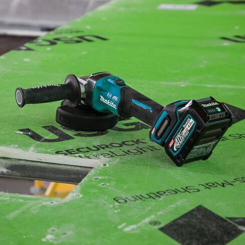 Makita XGT 40V Max Angle Grinder Kit 4 1/2 " / 5 Int in Saudi Arabia