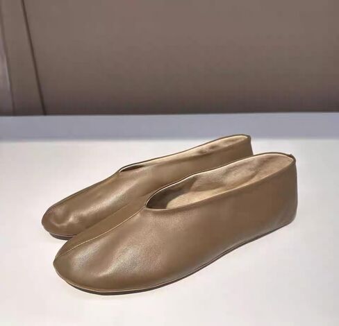 Women's Genuine Leather Ballet Flats Round Toe Slip On Minimalist Shoes Comfortable Flat Pumps for Daily Office Wear in Saudi Arabia