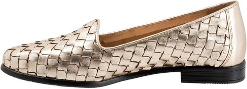 Trotters Women's Lizette Loafer Flat in Kuwait
